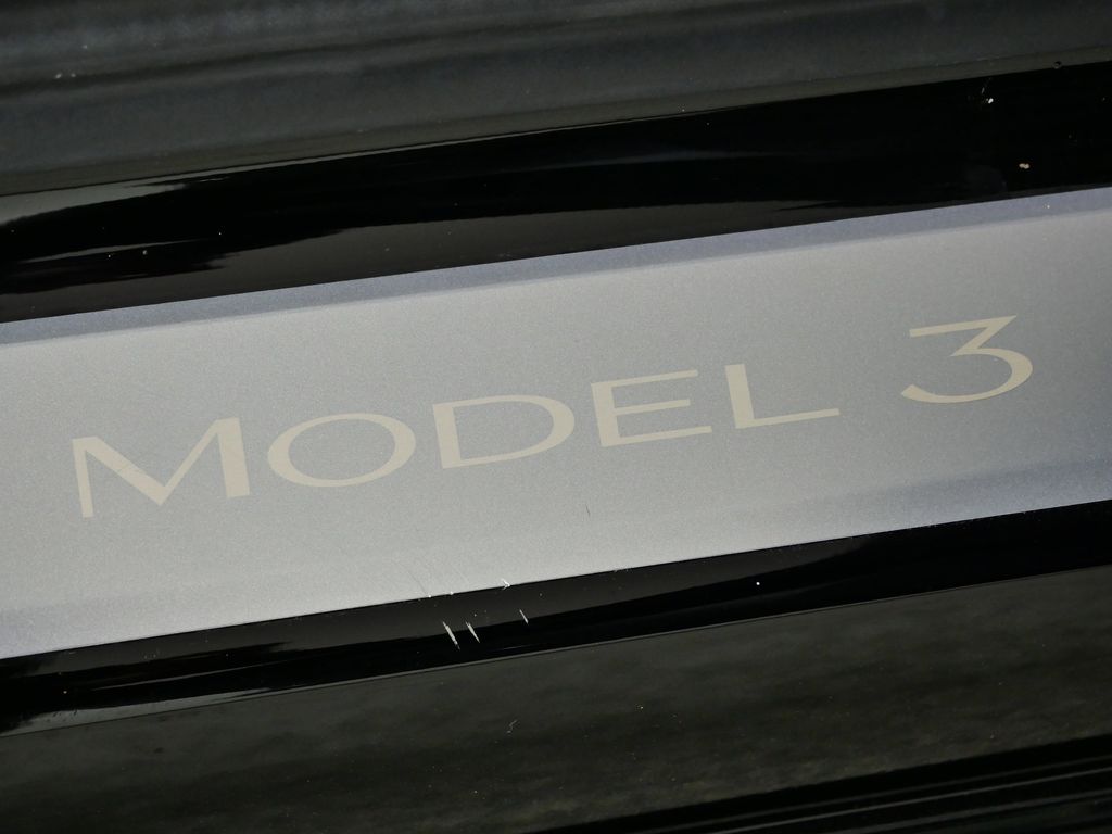 Thumbnail: 2018 Tesla Model 3 - 24