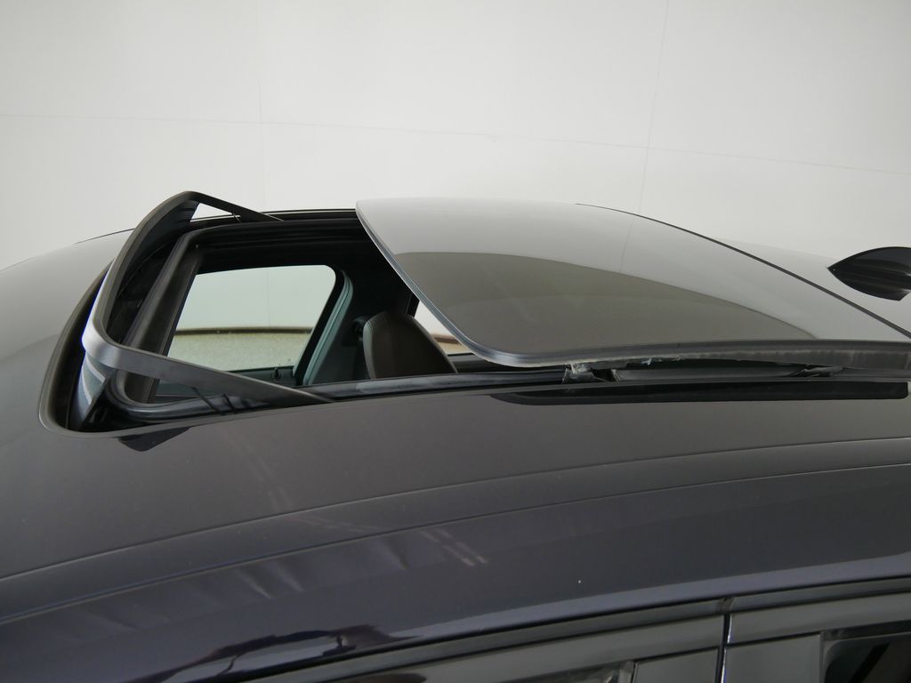 Thumbnail: 2023 BMW X4 - 22