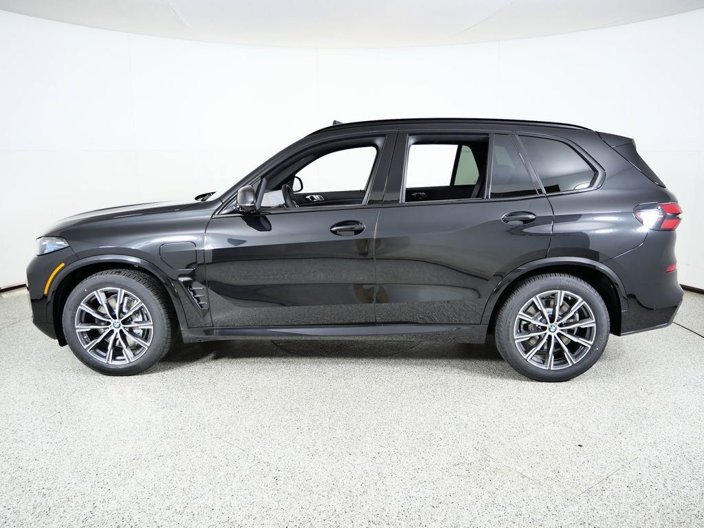 Thumbnail: 2026 BMW X5 - 17