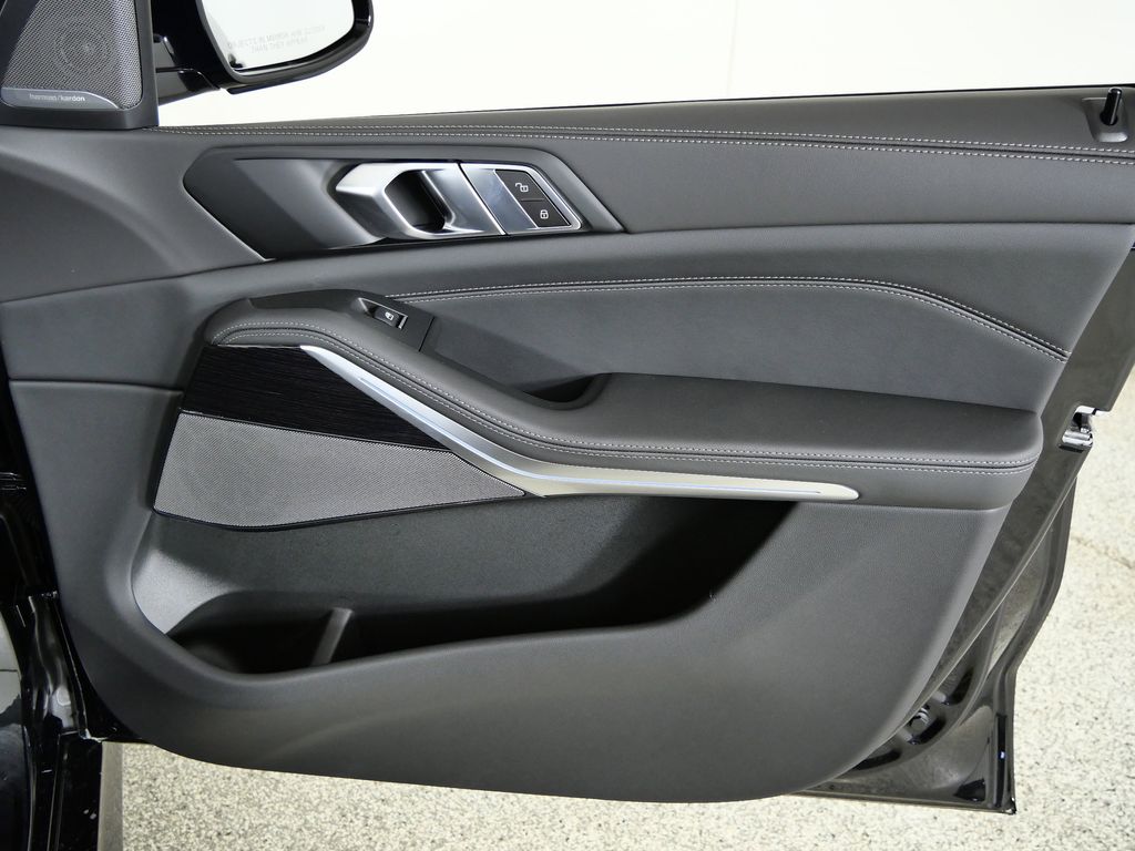 Thumbnail: 2026 BMW X5 - 19