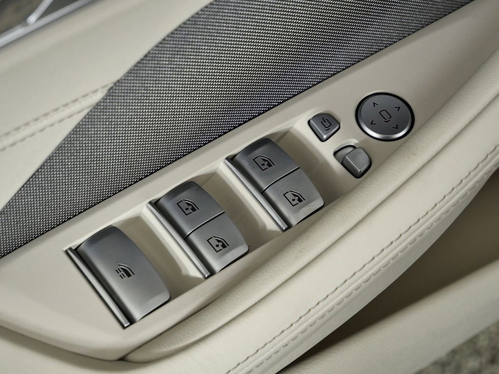 Thumbnail: 2026 BMW 8 Series - 34