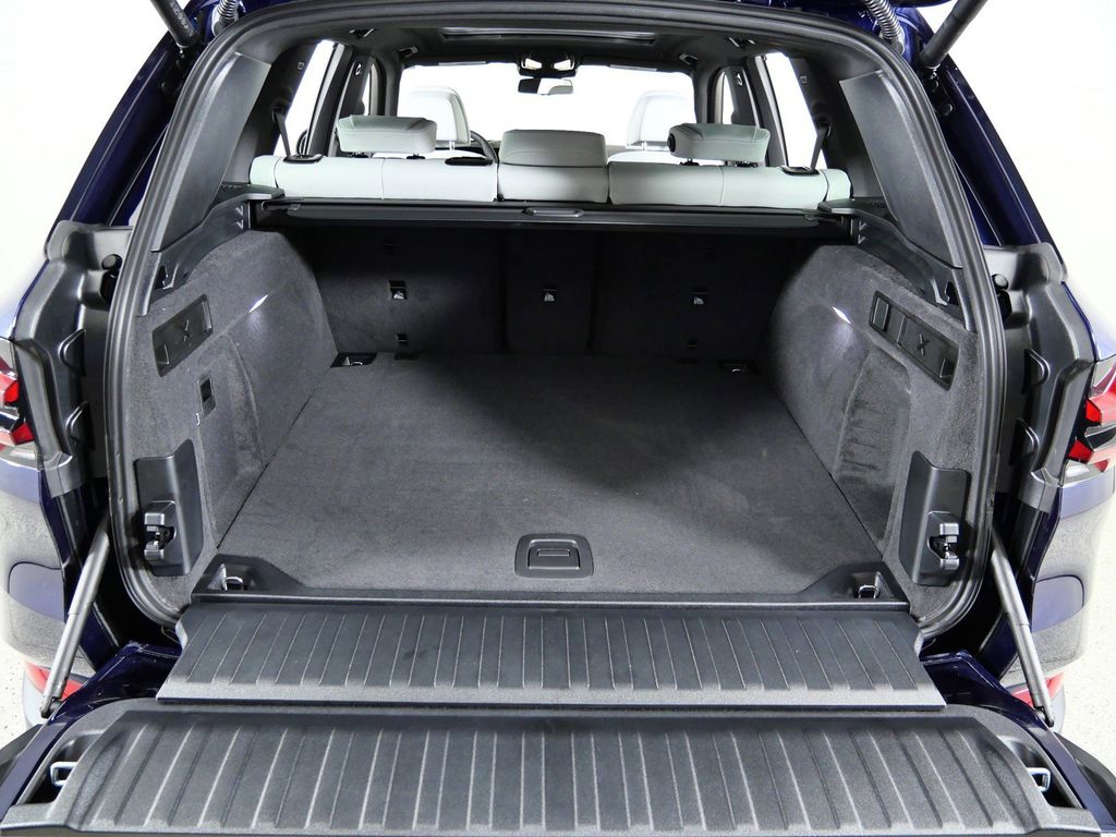 Thumbnail: 2026 BMW X5 - 28