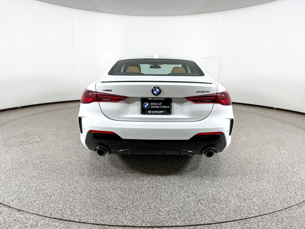 Thumbnail: 2026 BMW 4 Series - 12