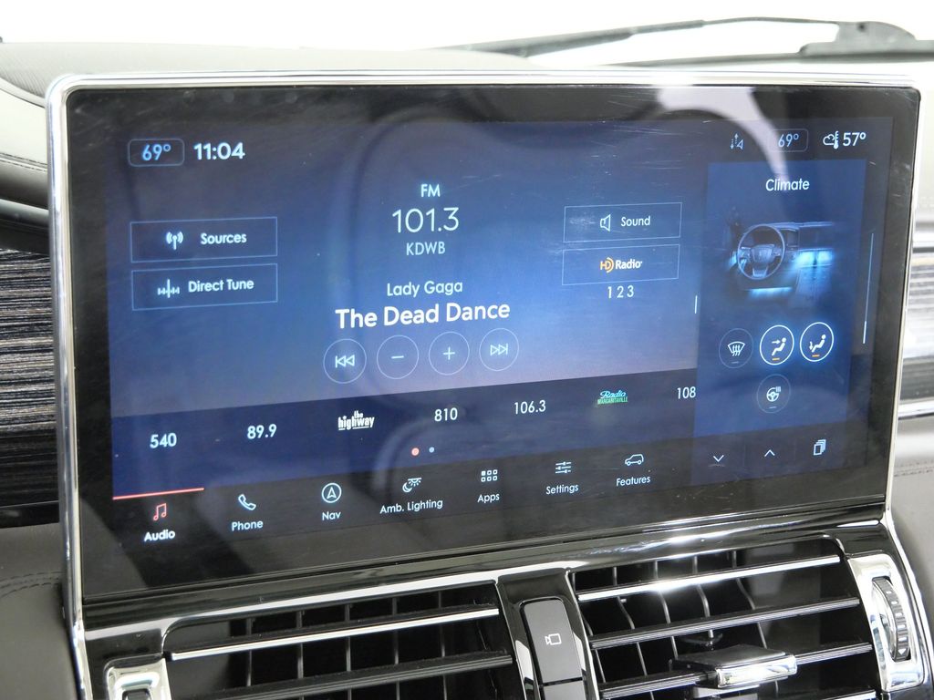 Thumbnail: 2023 Lincoln Navigator L - 42
