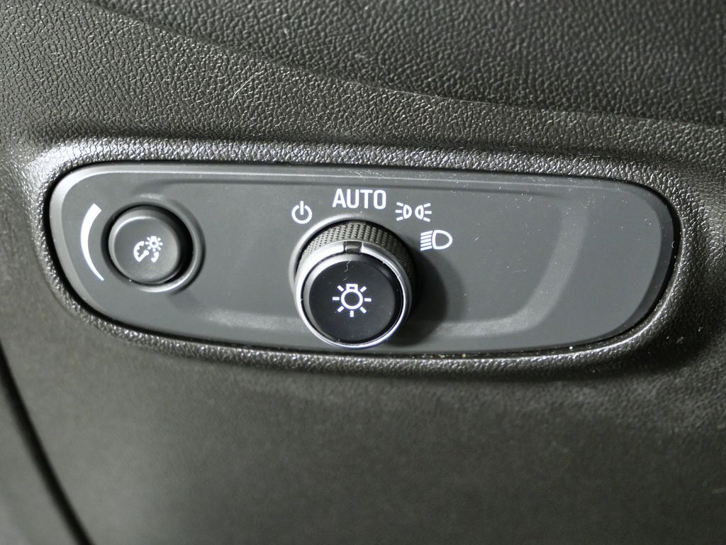 Thumbnail: 2021 Chevrolet Equinox - 36