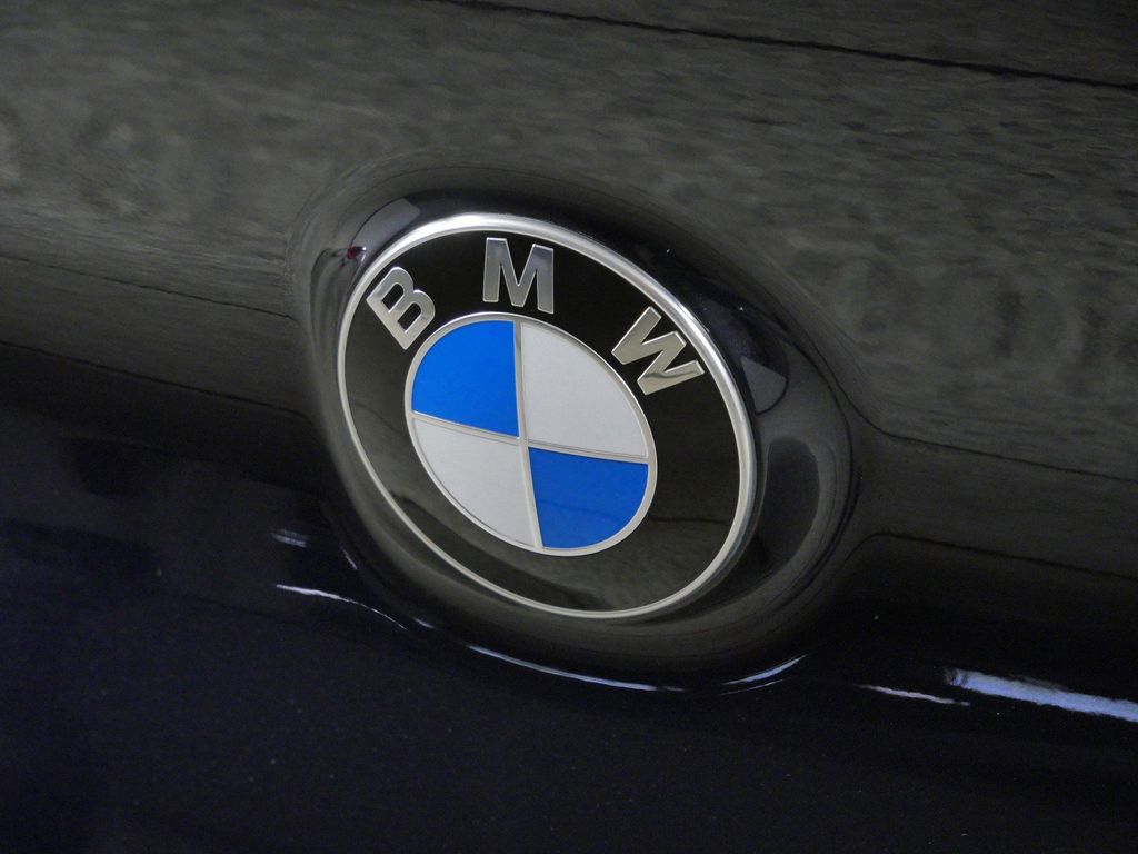 Thumbnail: 2026 BMW 8 Series - 11
