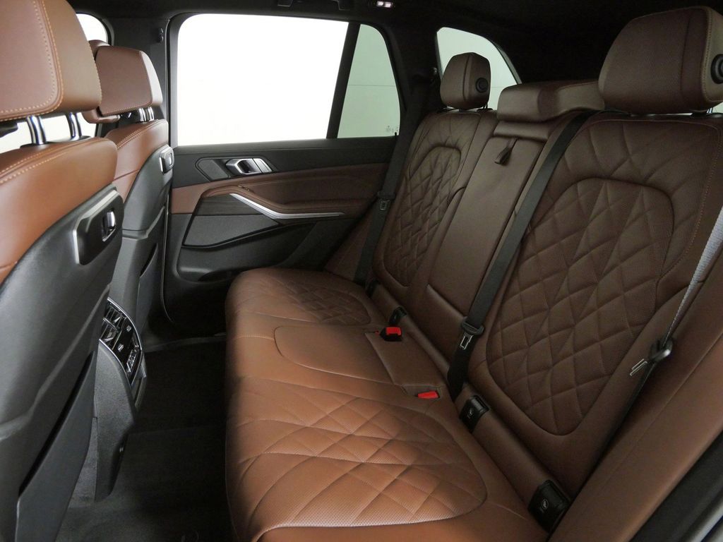 Thumbnail: 2026 BMW X5 - 33