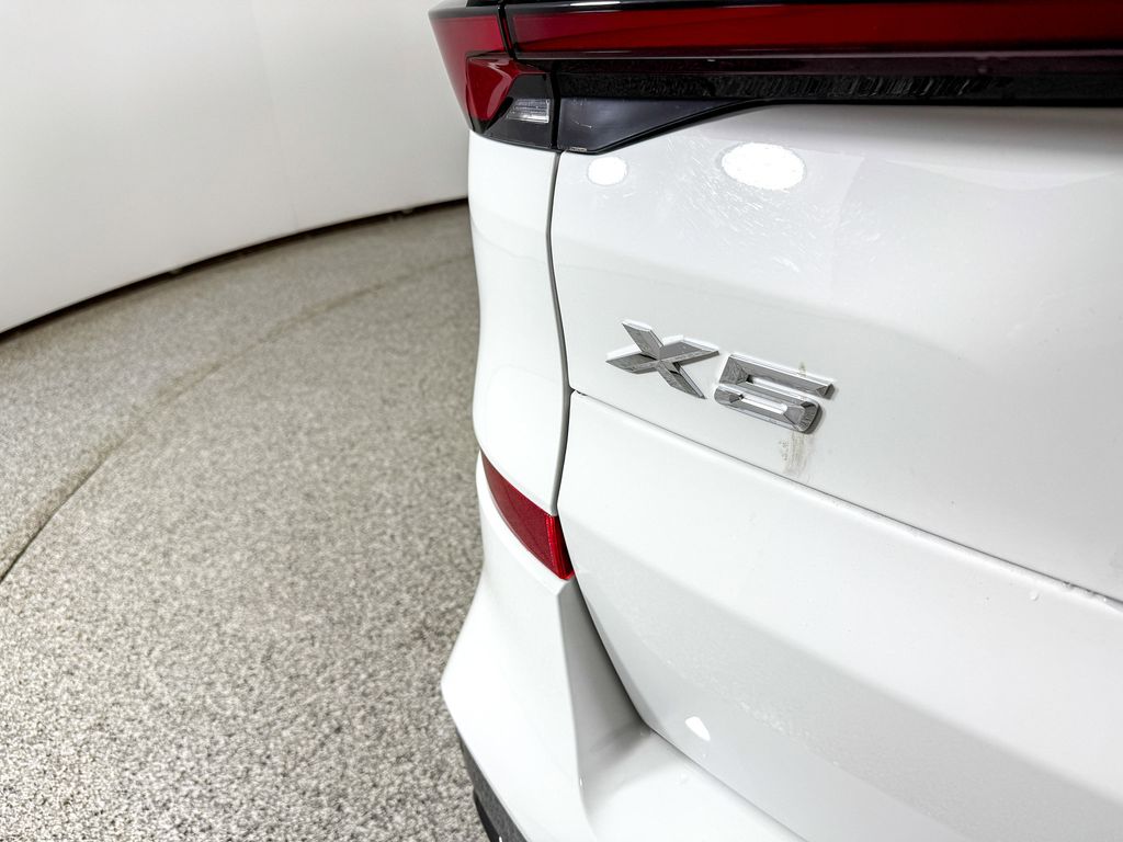 Thumbnail: 2026 BMW X5 - 14