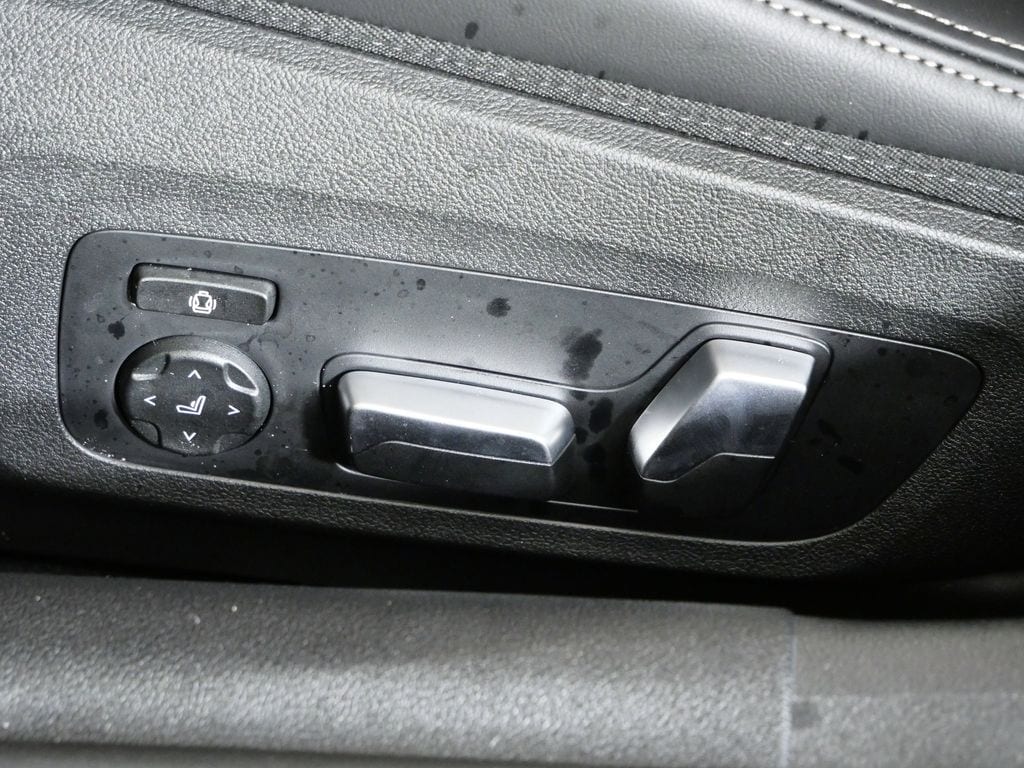 Thumbnail: 2026 BMW 8 Series - 39