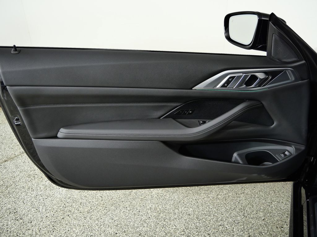 Thumbnail: 2025 BMW 4 Series - 28