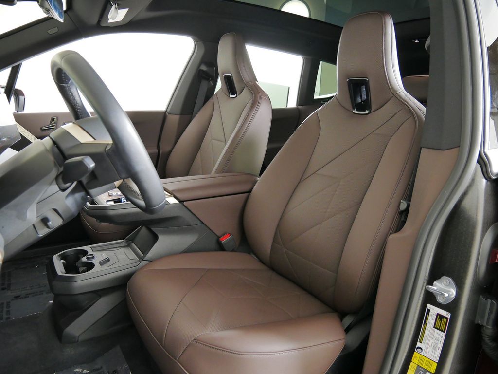 Thumbnail: 2023 BMW iX - 39