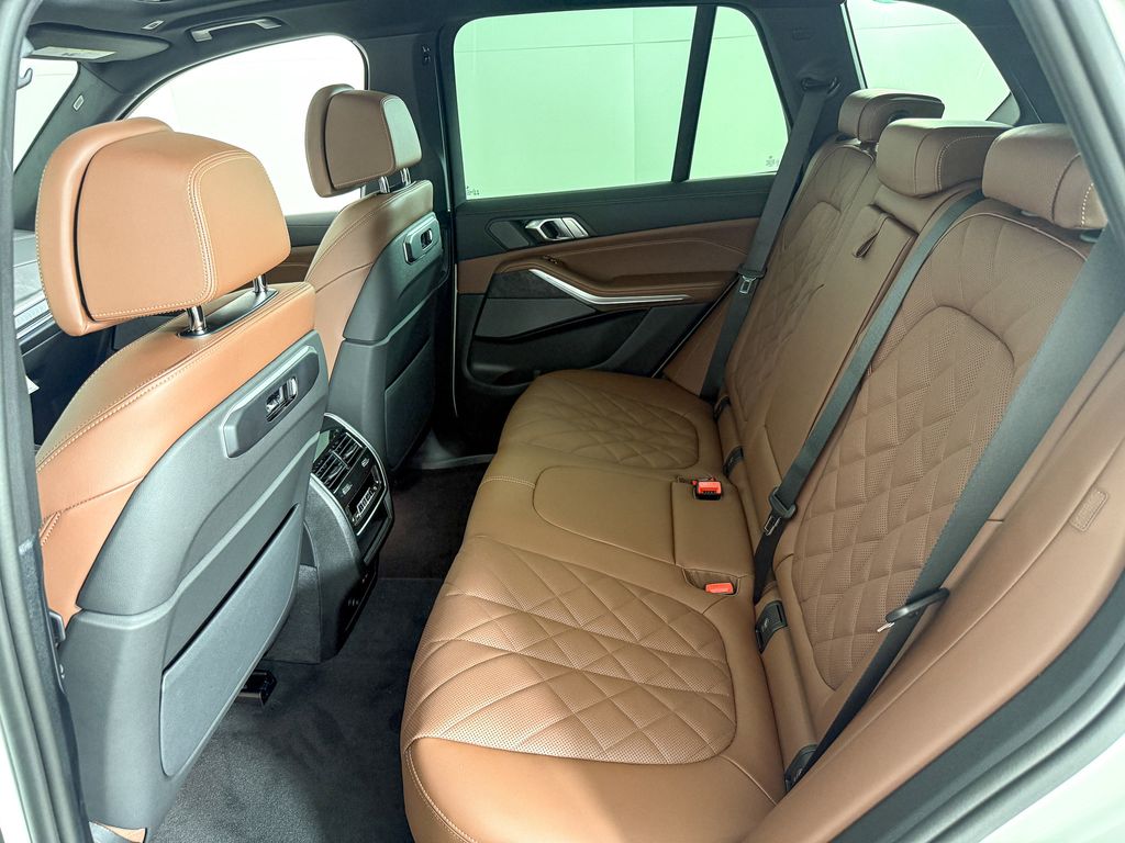 Thumbnail: 2026 BMW X5 - 31