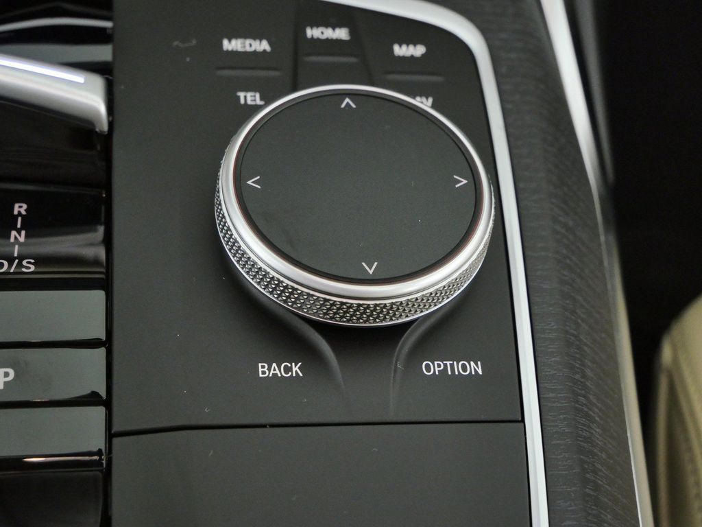 Thumbnail: 2026 BMW 3 Series - 44