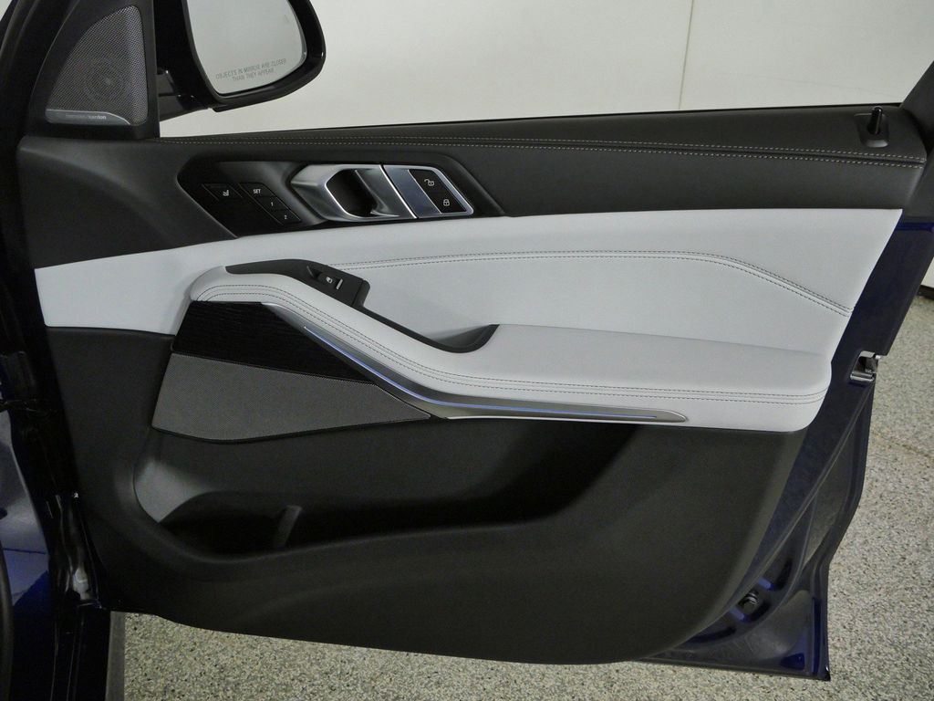 Thumbnail: 2026 BMW X5 - 19