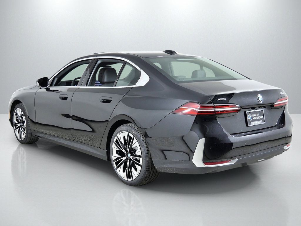 Thumbnail: 2026 BMW 5 Series - 14