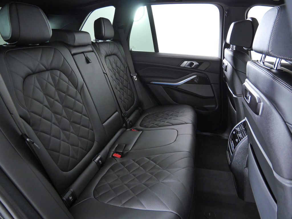 Thumbnail: 2026 BMW X5 - 27