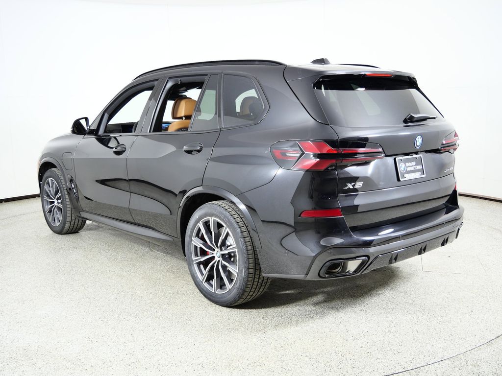 Thumbnail: 2026 BMW X5 - 14
