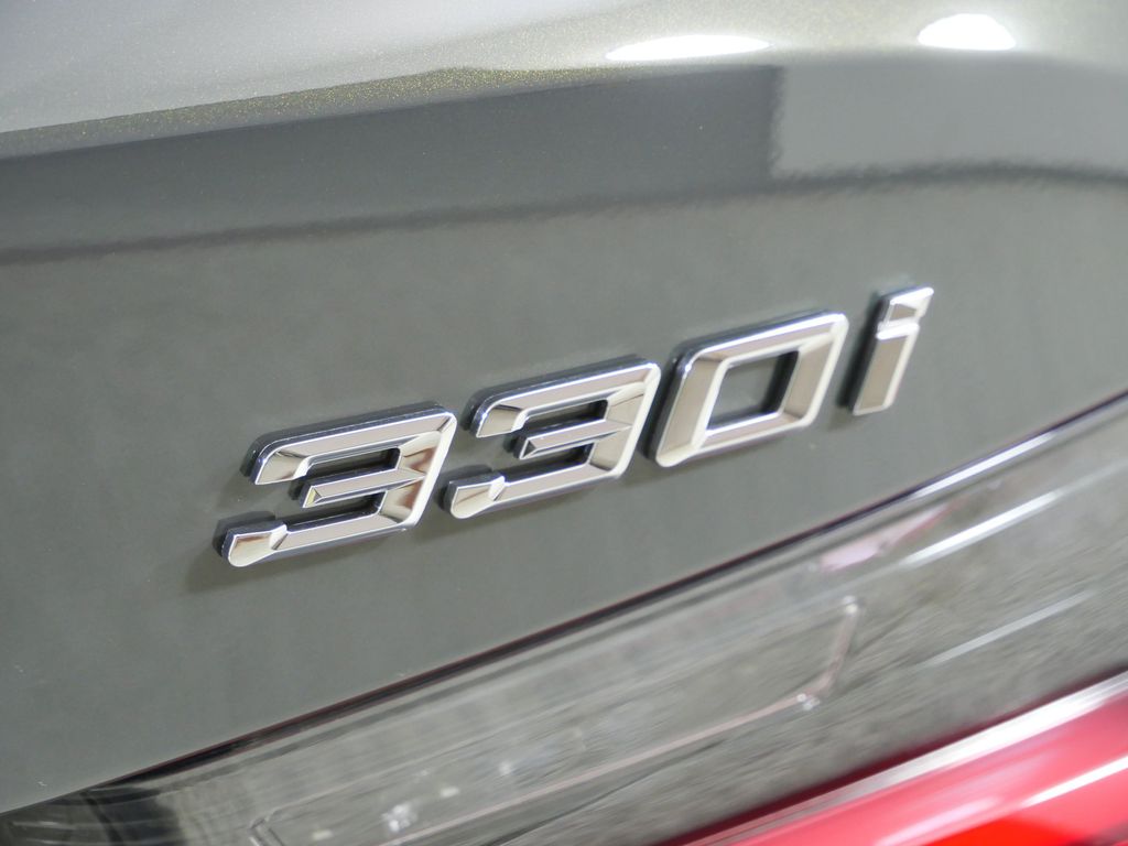 Thumbnail: 2026 BMW 3 Series - 12