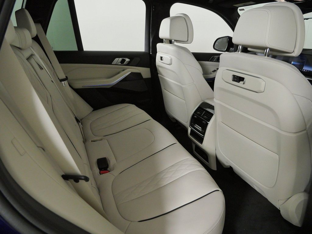 Thumbnail: 2026 BMW X5 - 26