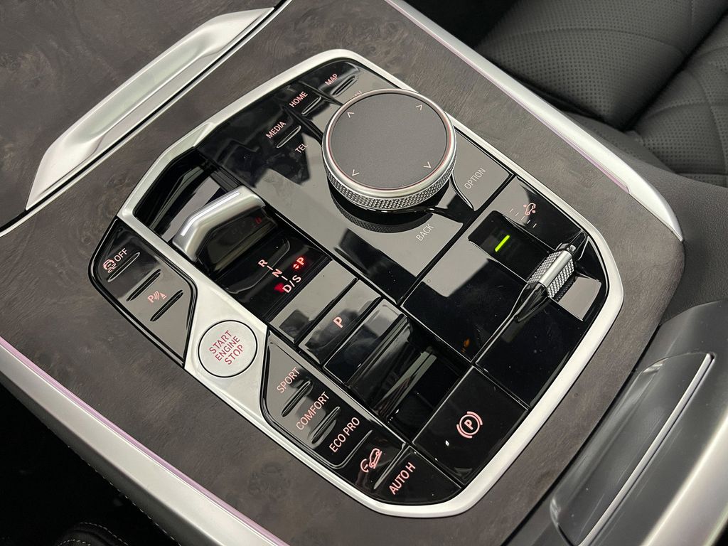 Thumbnail: 2025 BMW X7 - 44