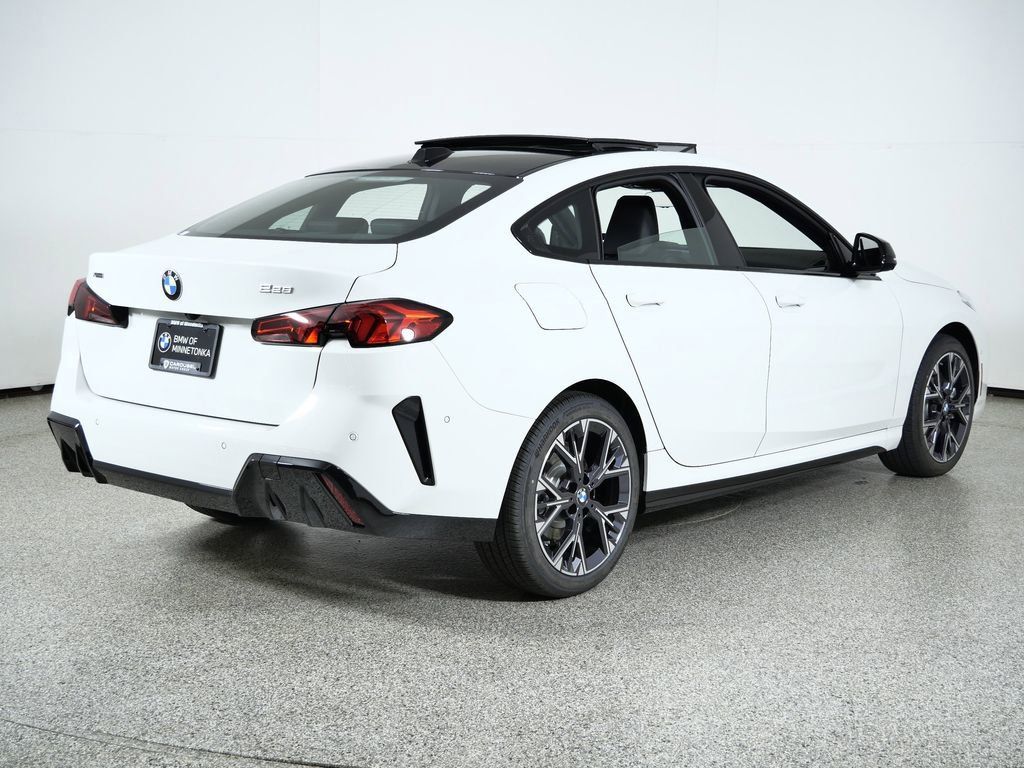 Thumbnail: 2026 BMW 2 Series - 11