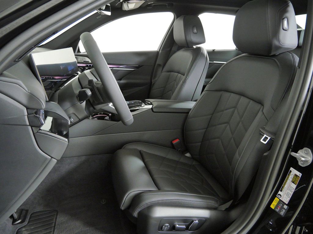 Thumbnail: 2027 BMW 5 Series - 35
