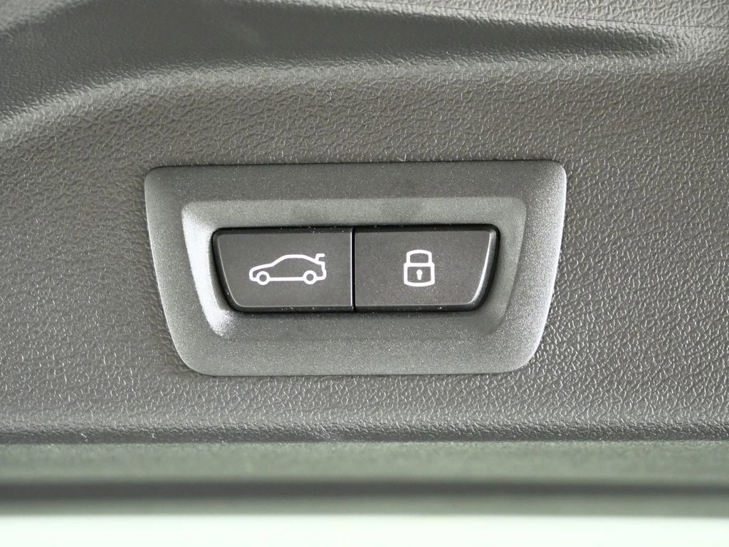 Thumbnail: 2026 BMW X5 - 32