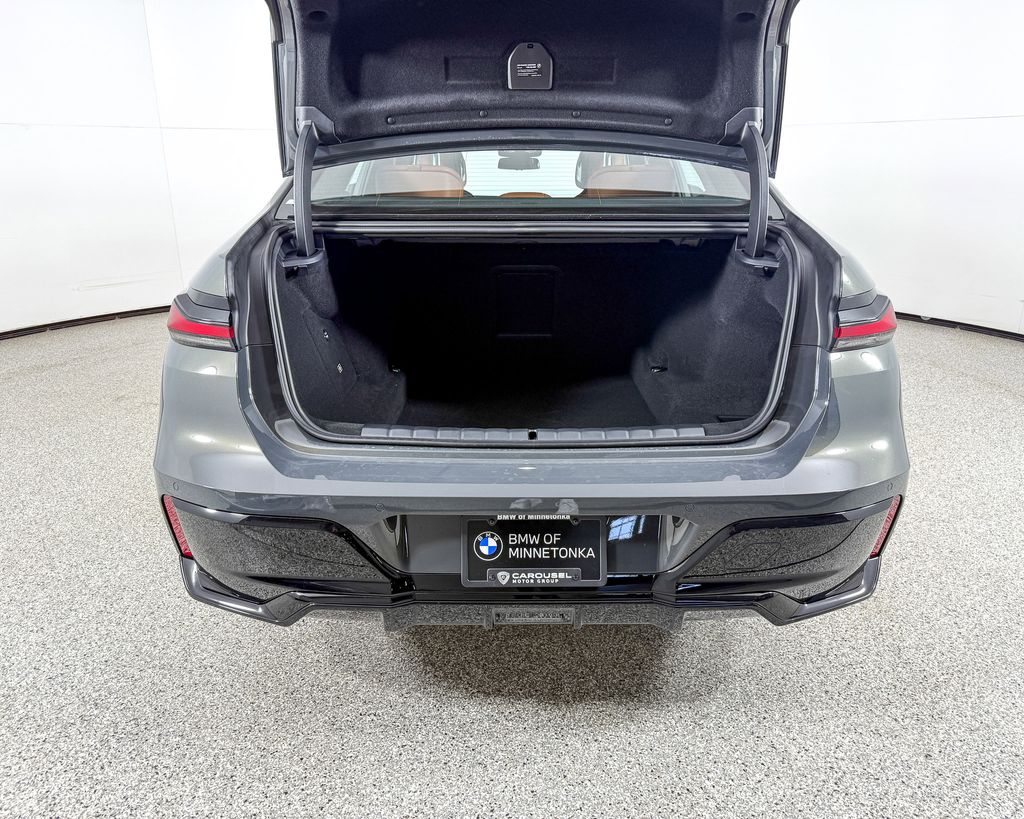 Thumbnail: 2025 BMW 7 Series - 16