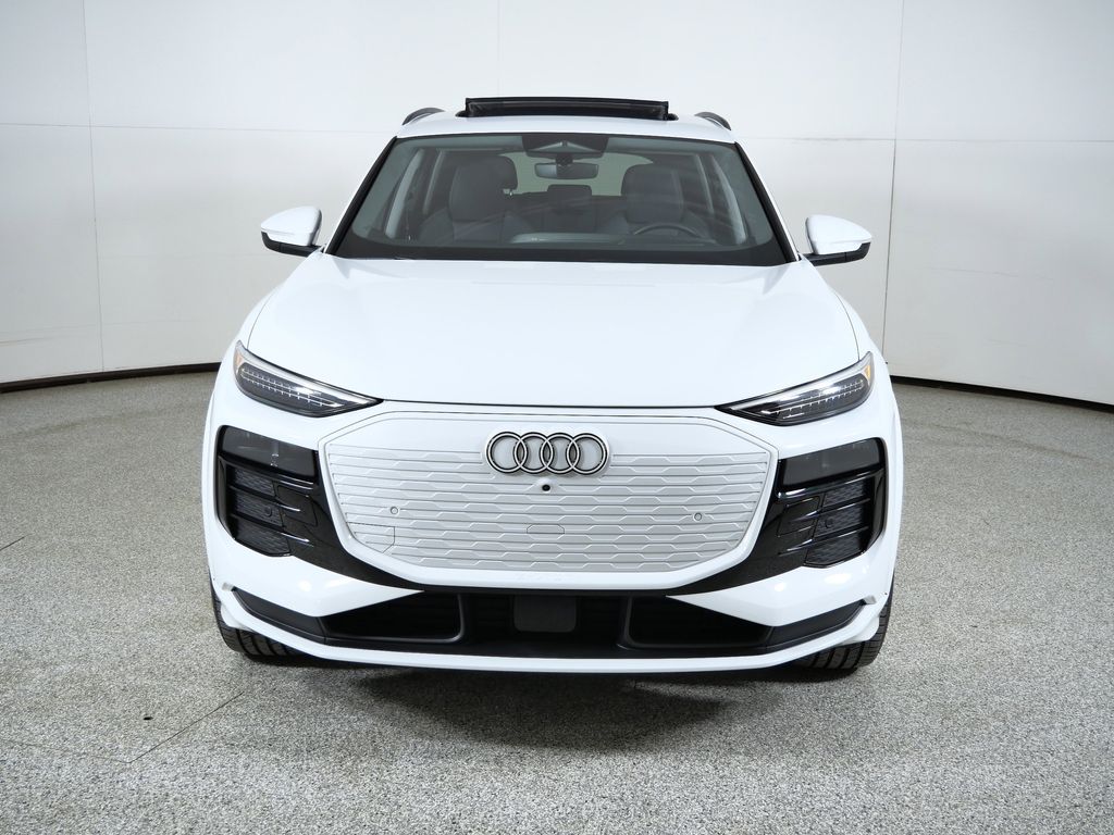 Thumbnail: 2025 Audi Q6 e-tron - 3
