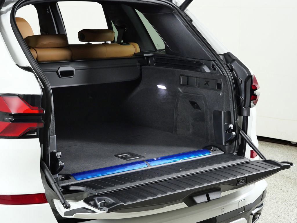 Thumbnail: 2026 BMW X5 - 30
