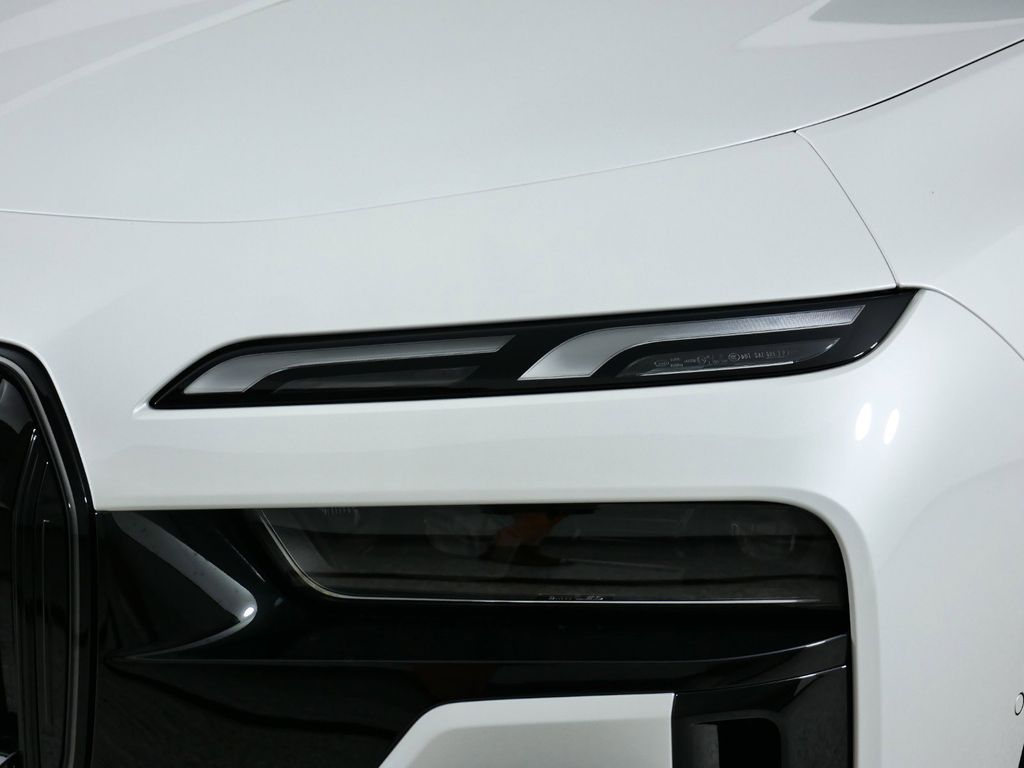 Thumbnail: 2024 BMW i7 - 16