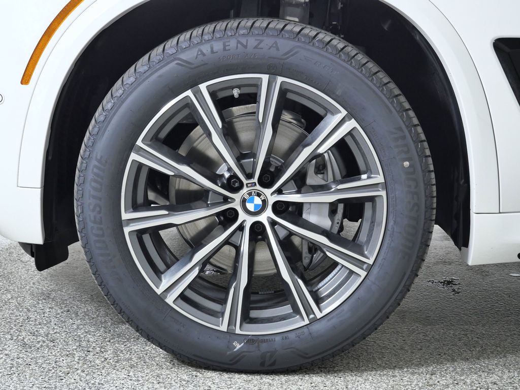 Thumbnail: 2026 BMW X5 - 17