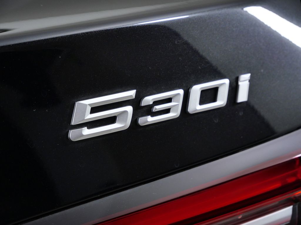 Thumbnail: 2026 BMW 5 Series - 12