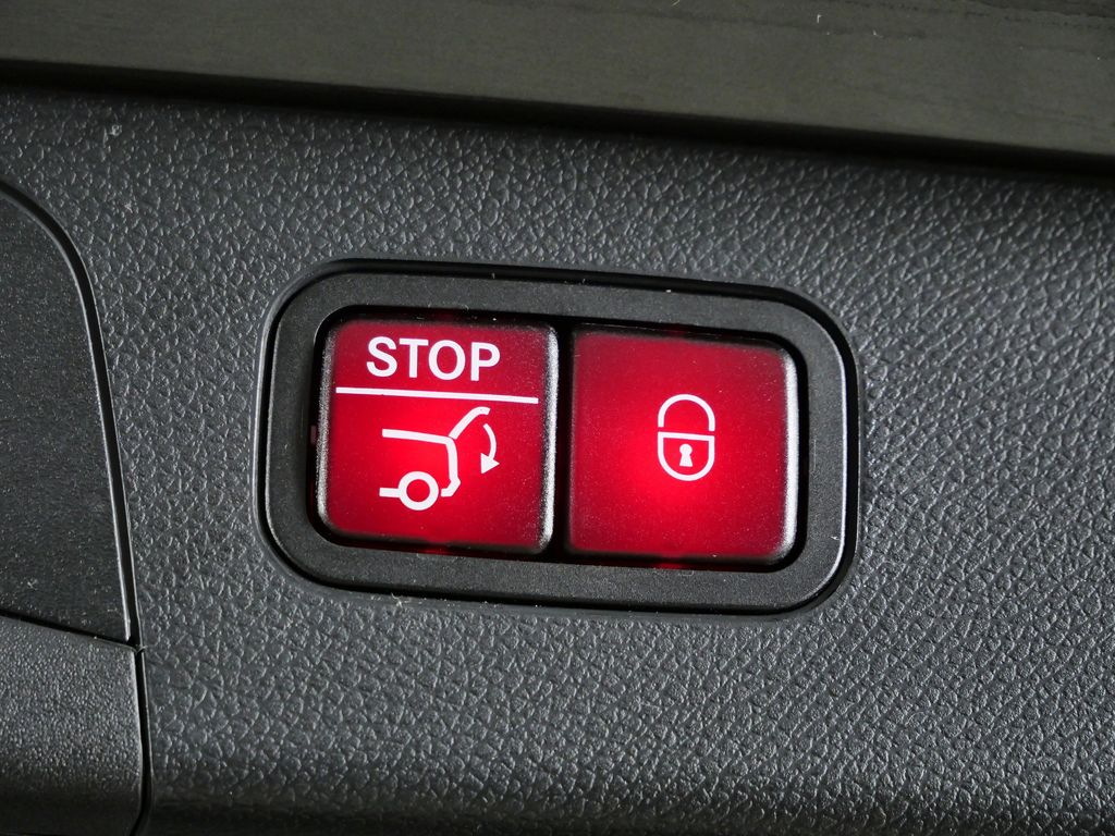 Thumbnail: 2021 Mercedes-Benz GLC - 29