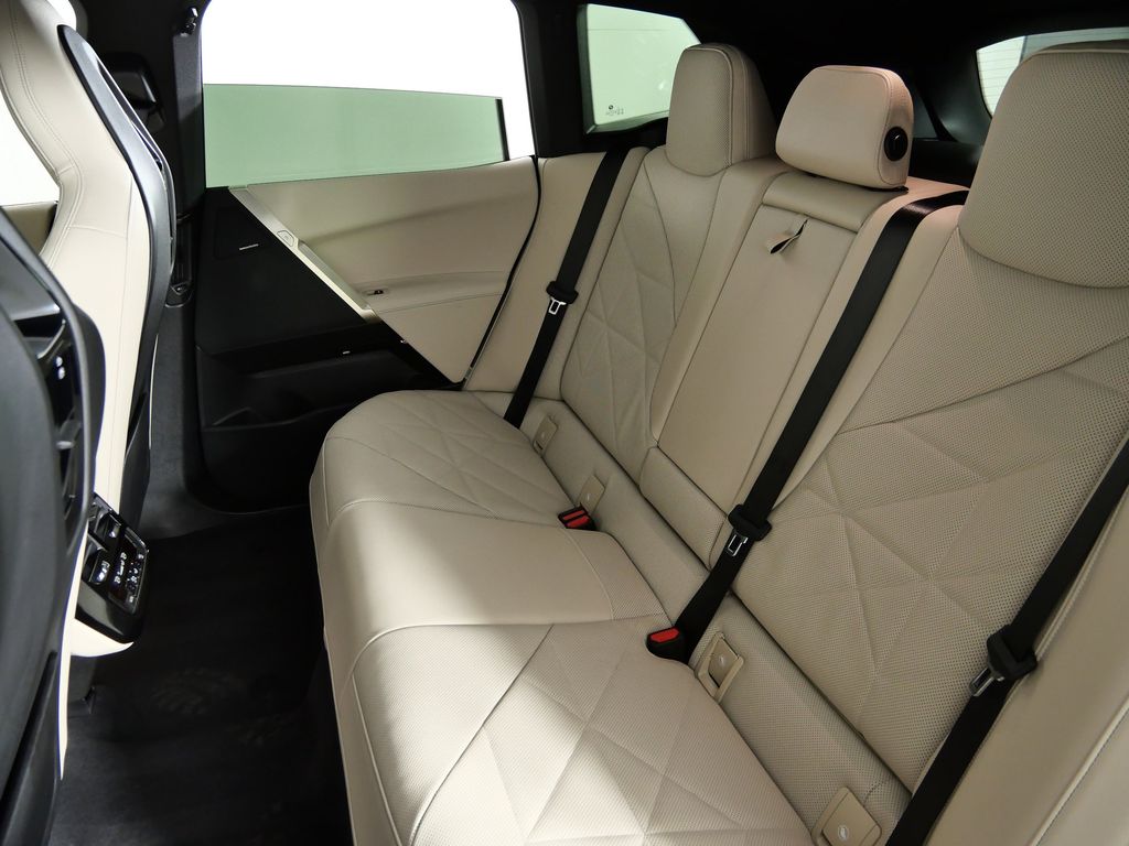 Thumbnail: 2025 BMW iX - 36