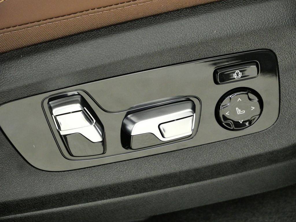 Thumbnail: 2026 BMW X5 - 22