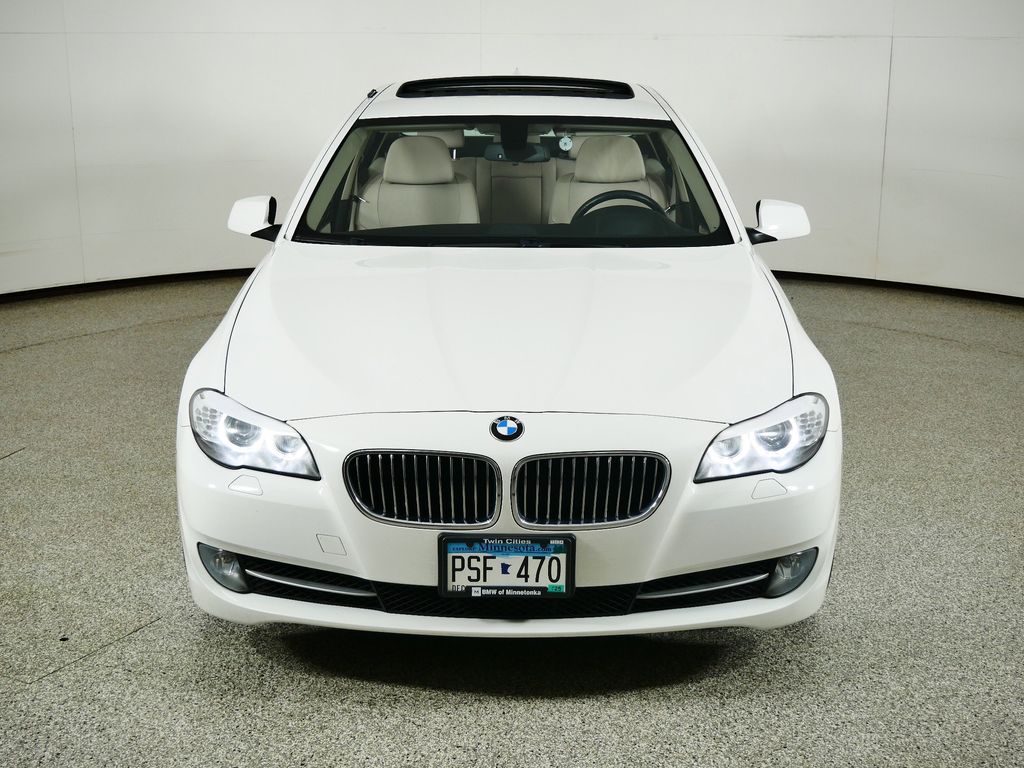 Thumbnail: 2013 BMW 5 Series - 16