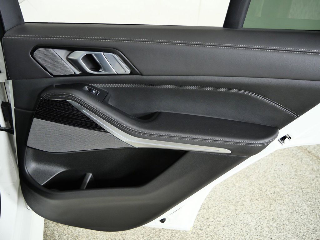 Thumbnail: 2026 BMW X5 - 25