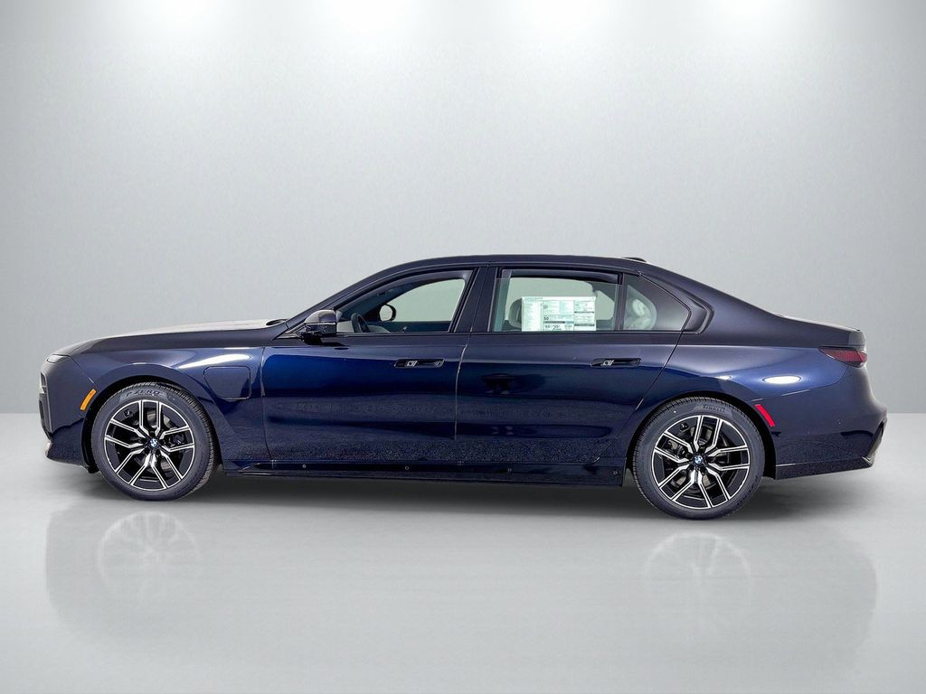 Thumbnail: 2025 BMW 7 Series - 10