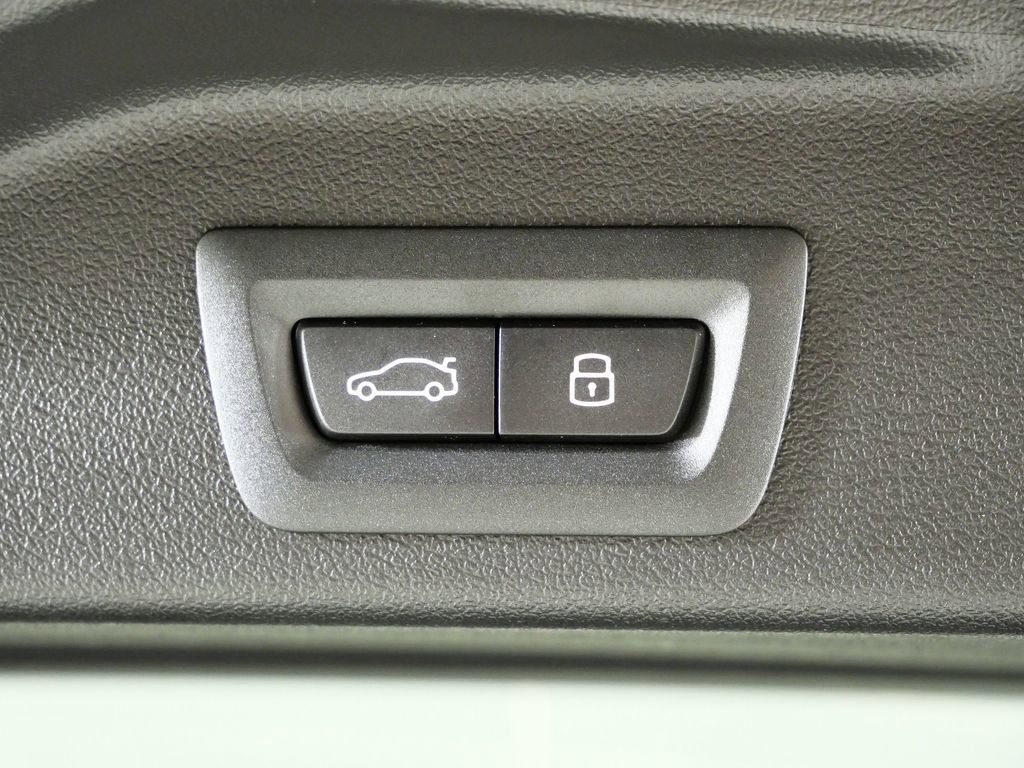 Thumbnail: 2026 BMW X5 - 32