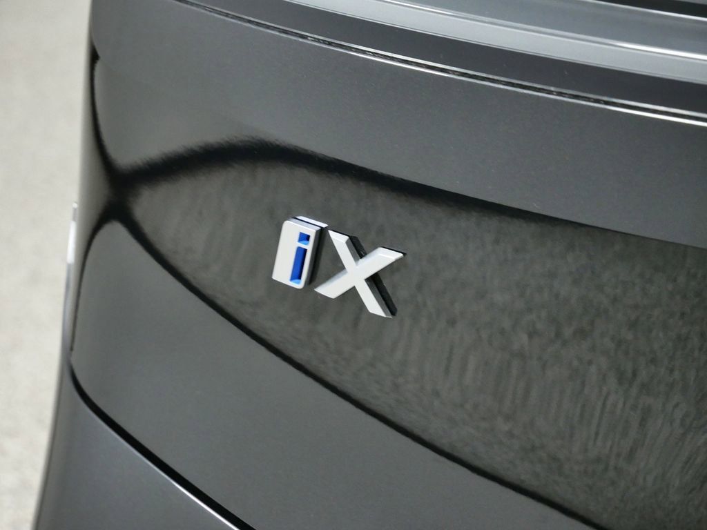 Thumbnail: 2025 BMW iX - 18