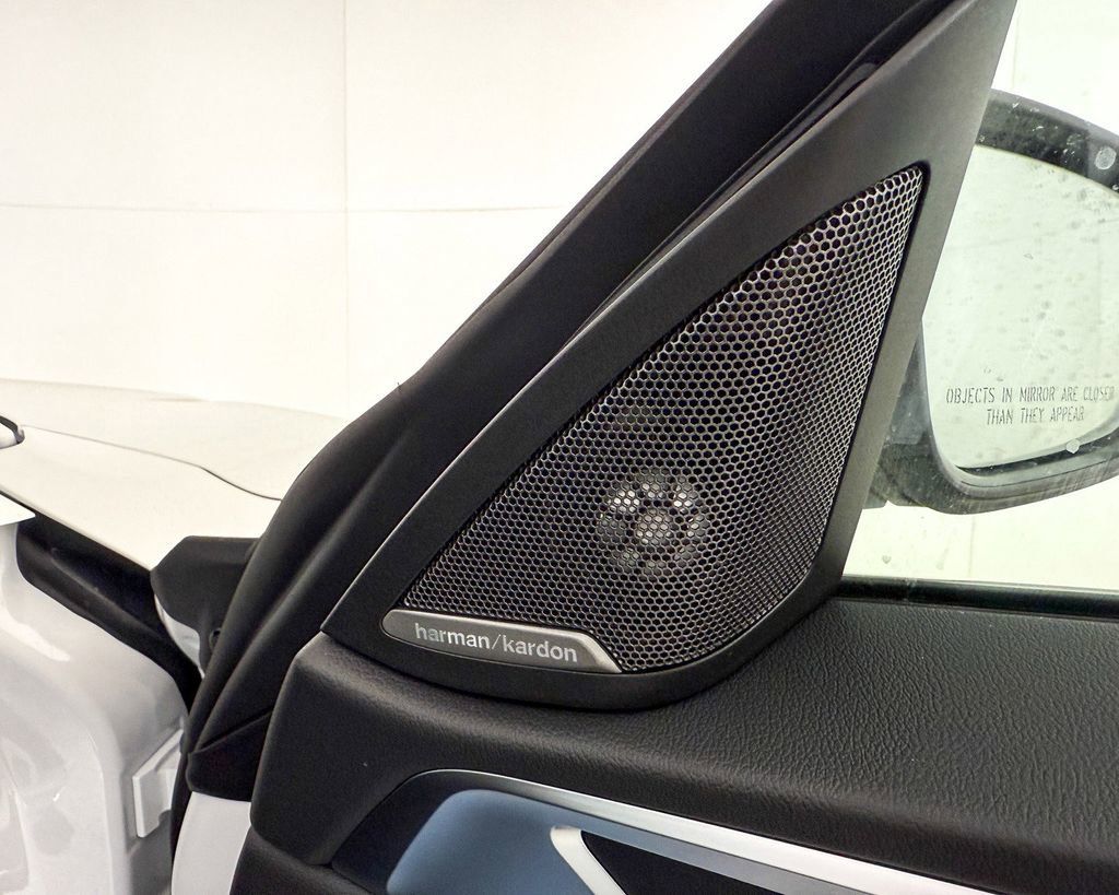 Thumbnail: 2025 BMW 4 Series - 26