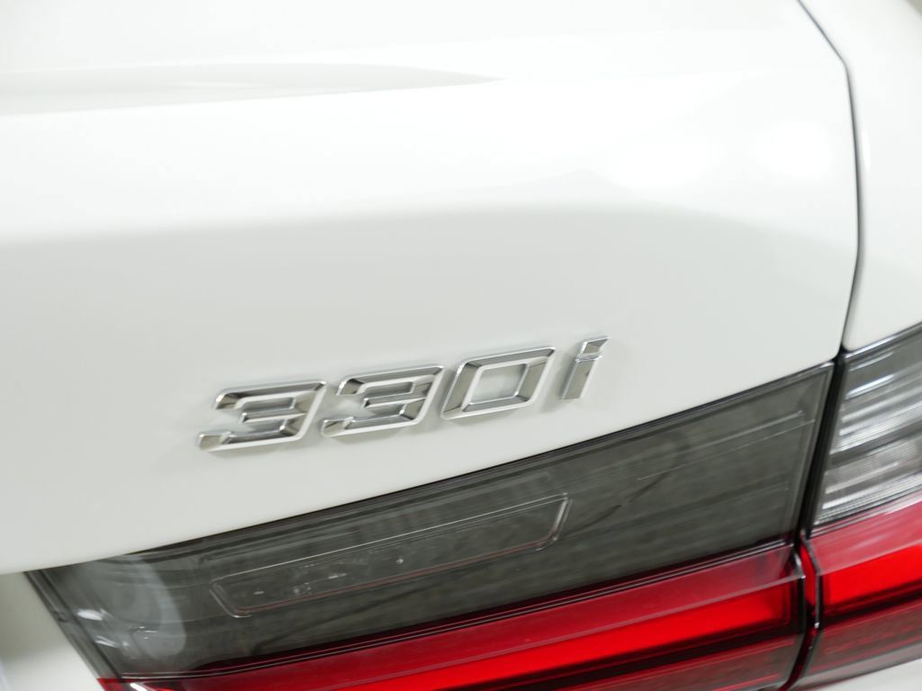 Thumbnail: 2025 BMW 3 Series - 13