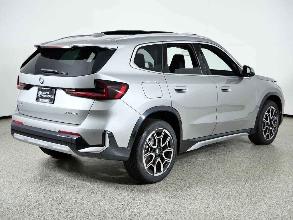 Thumbnail: 2026 BMW X1 - 11