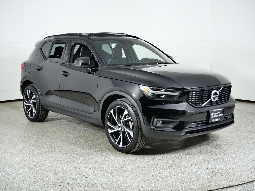 Thumbnail: 2021 Volvo XC40 - 8