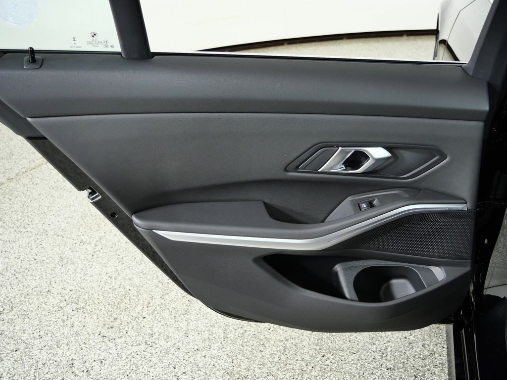 Thumbnail: 2026 BMW 3 Series - 29