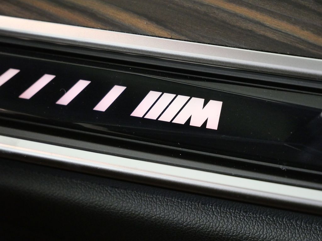 Thumbnail: 2026 BMW X7 - 24