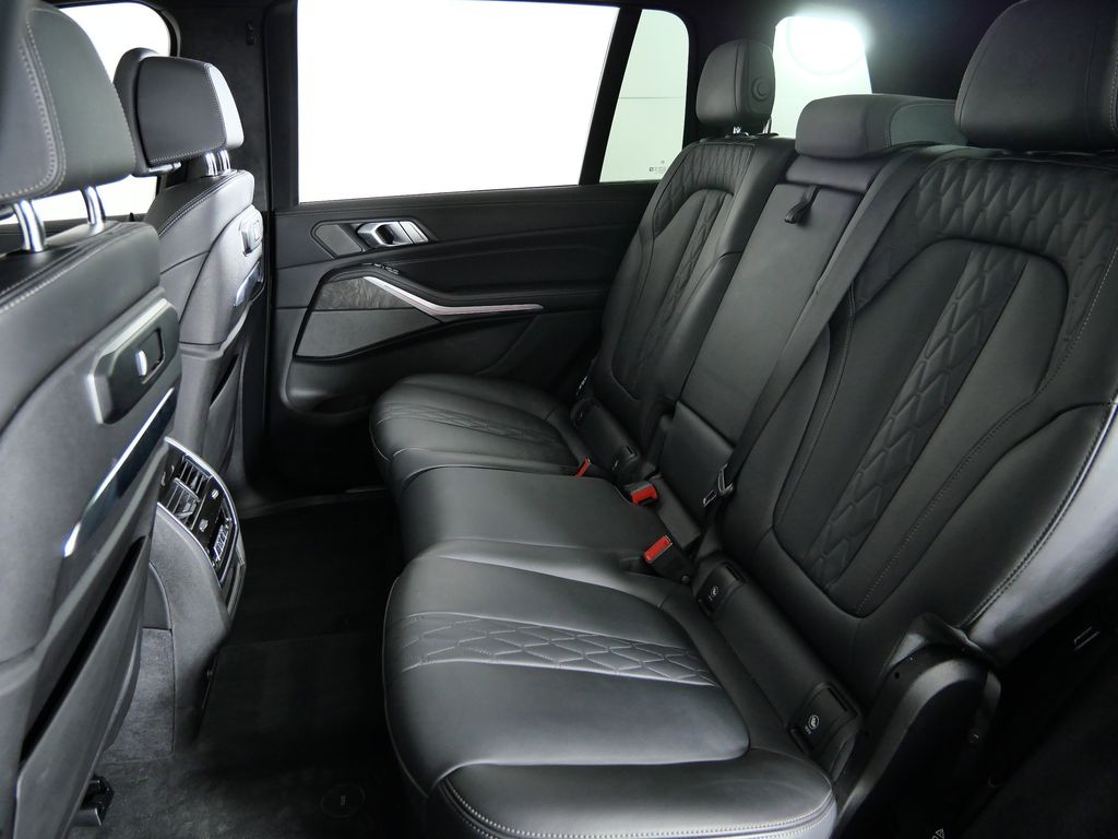 Thumbnail: 2024 BMW X7 - 40