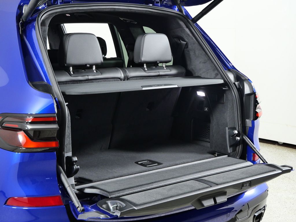 Thumbnail: 2026 BMW X7 - 31