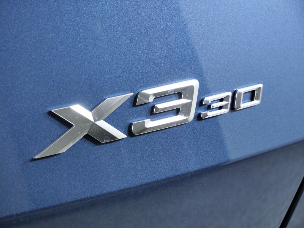 Thumbnail: 2026 BMW X3 - 12